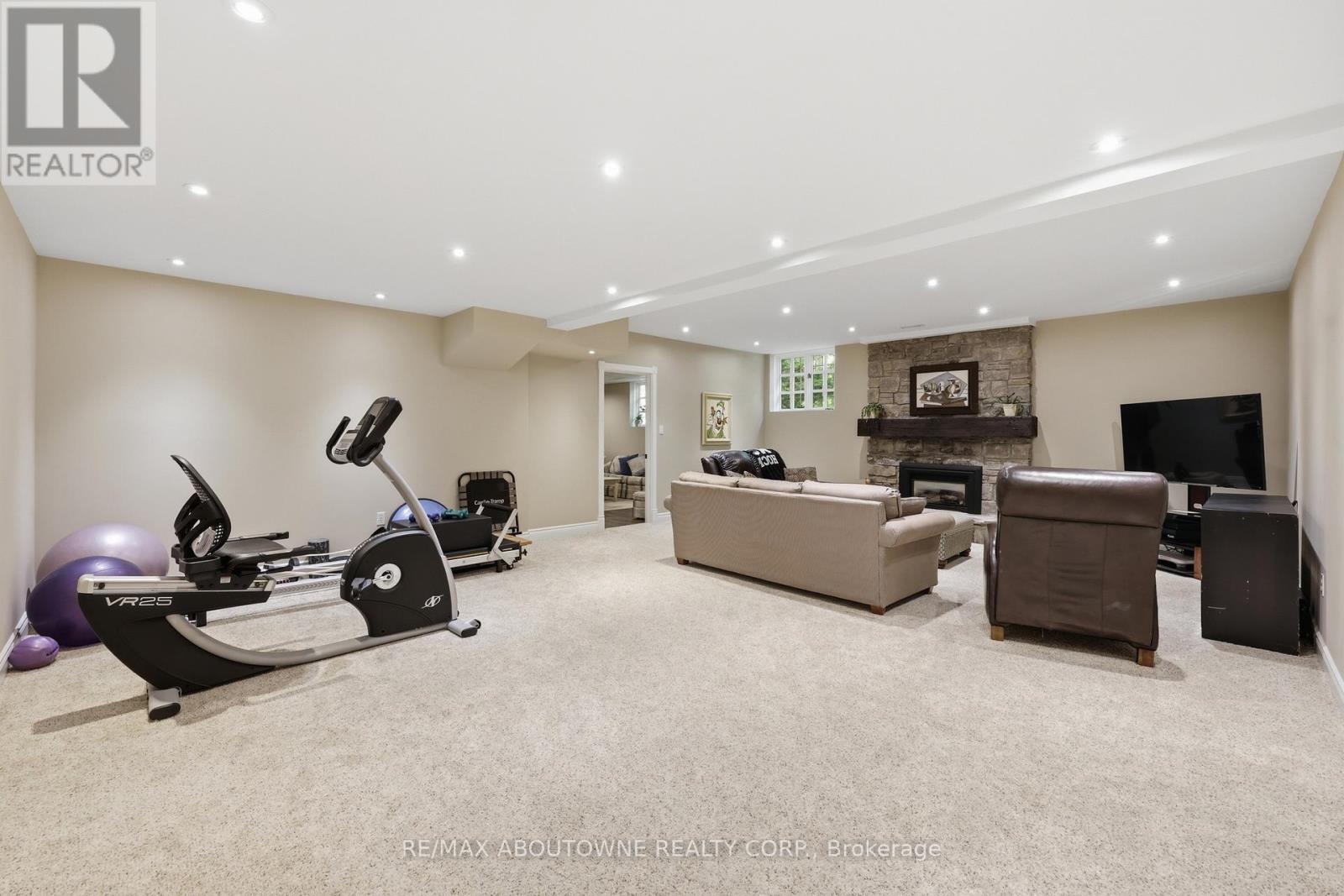 437 CAIRNCROFT ROAD - 40