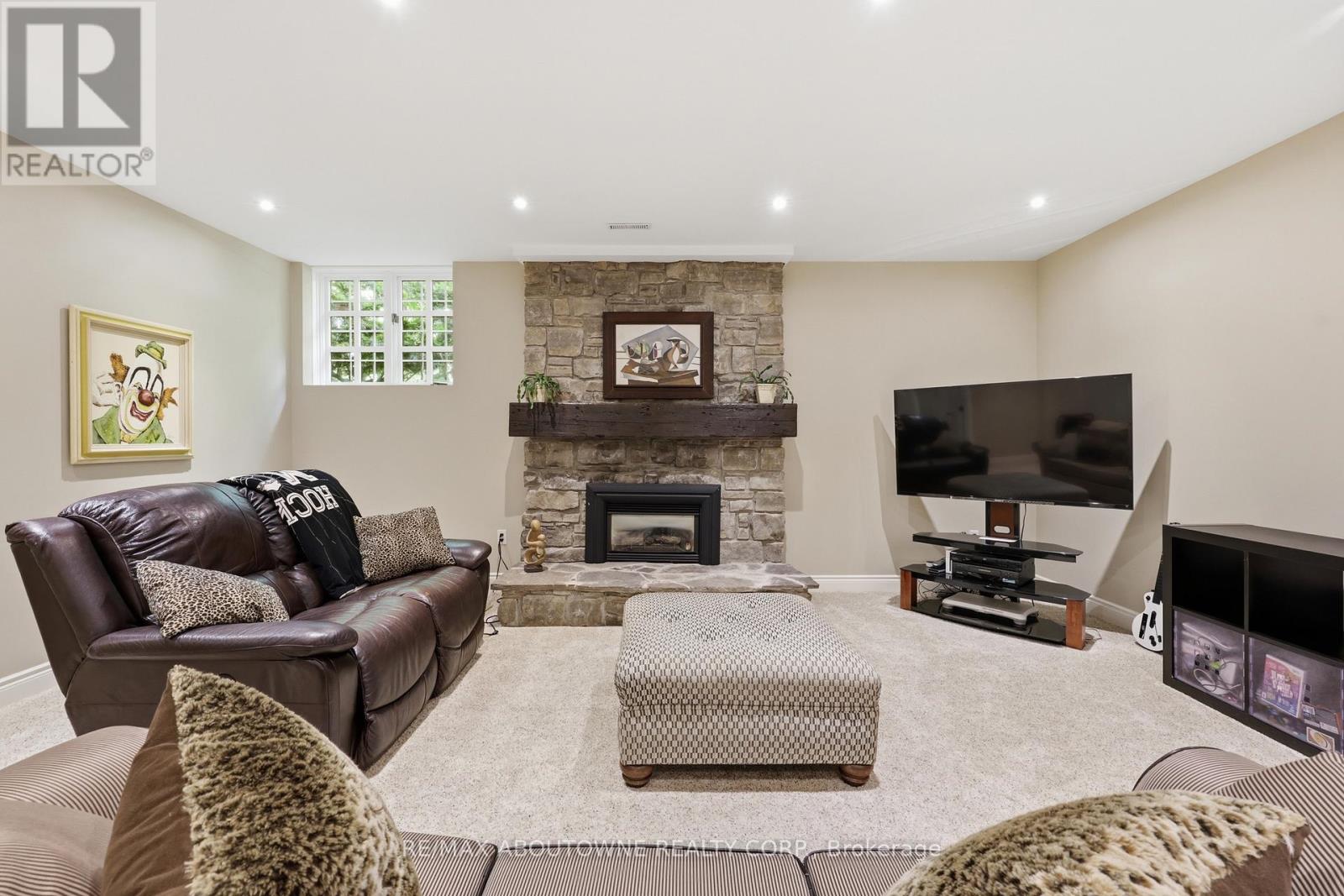 437 CAIRNCROFT ROAD - 41