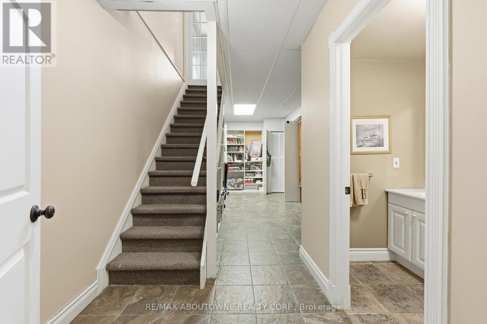 437 CAIRNCROFT ROAD - 43