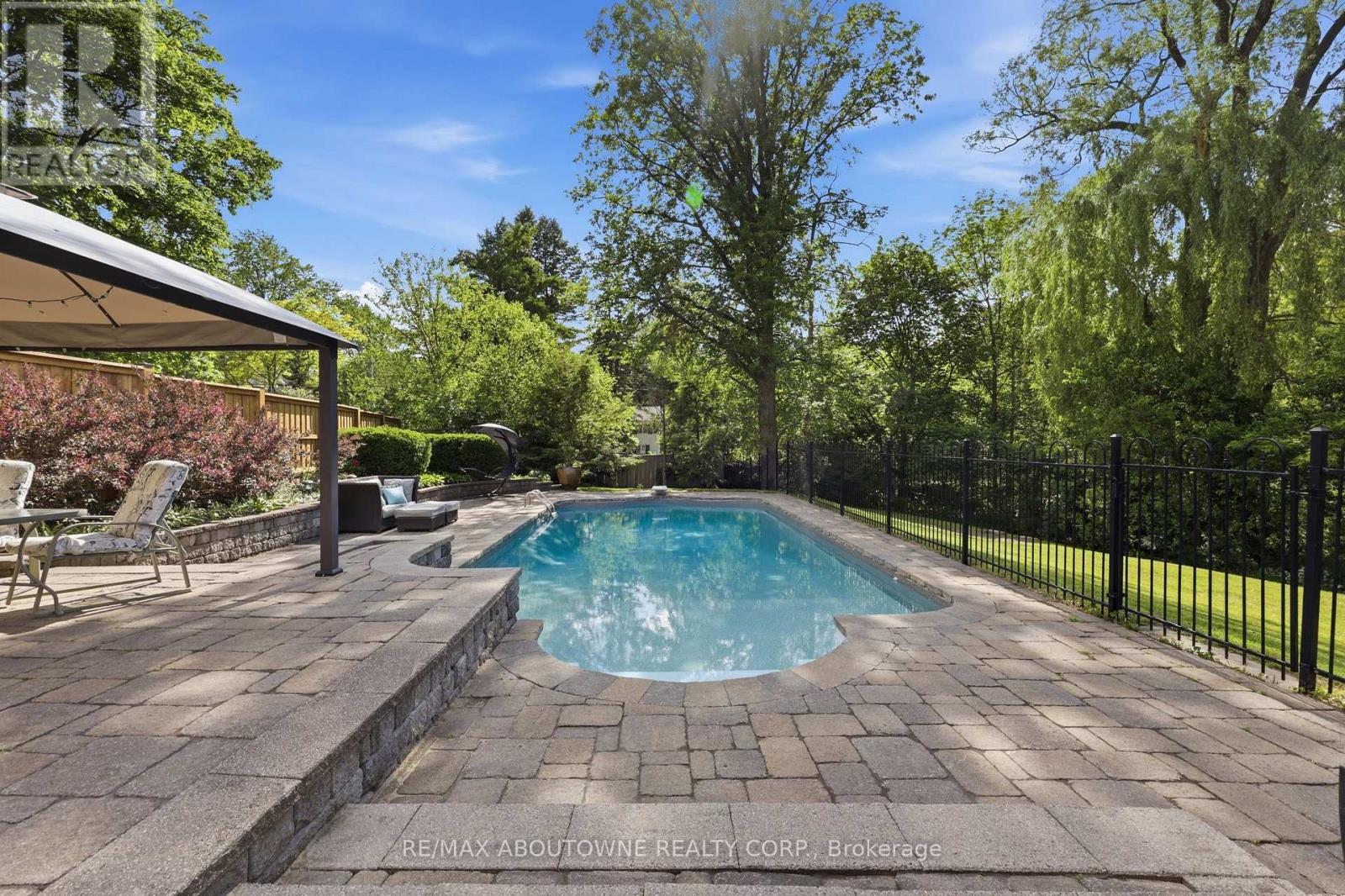 437 CAIRNCROFT ROAD - 46