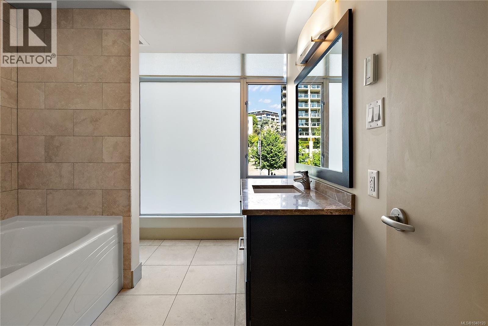 S204 737 Humboldt Street, Victoria