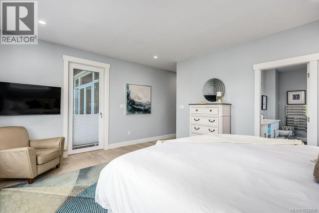 #229 1290 Crown Isle Dr - 33