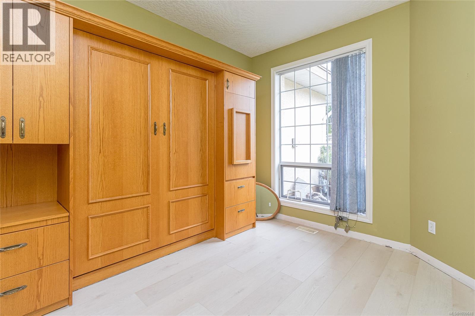 #25 2979 River Rd - 11