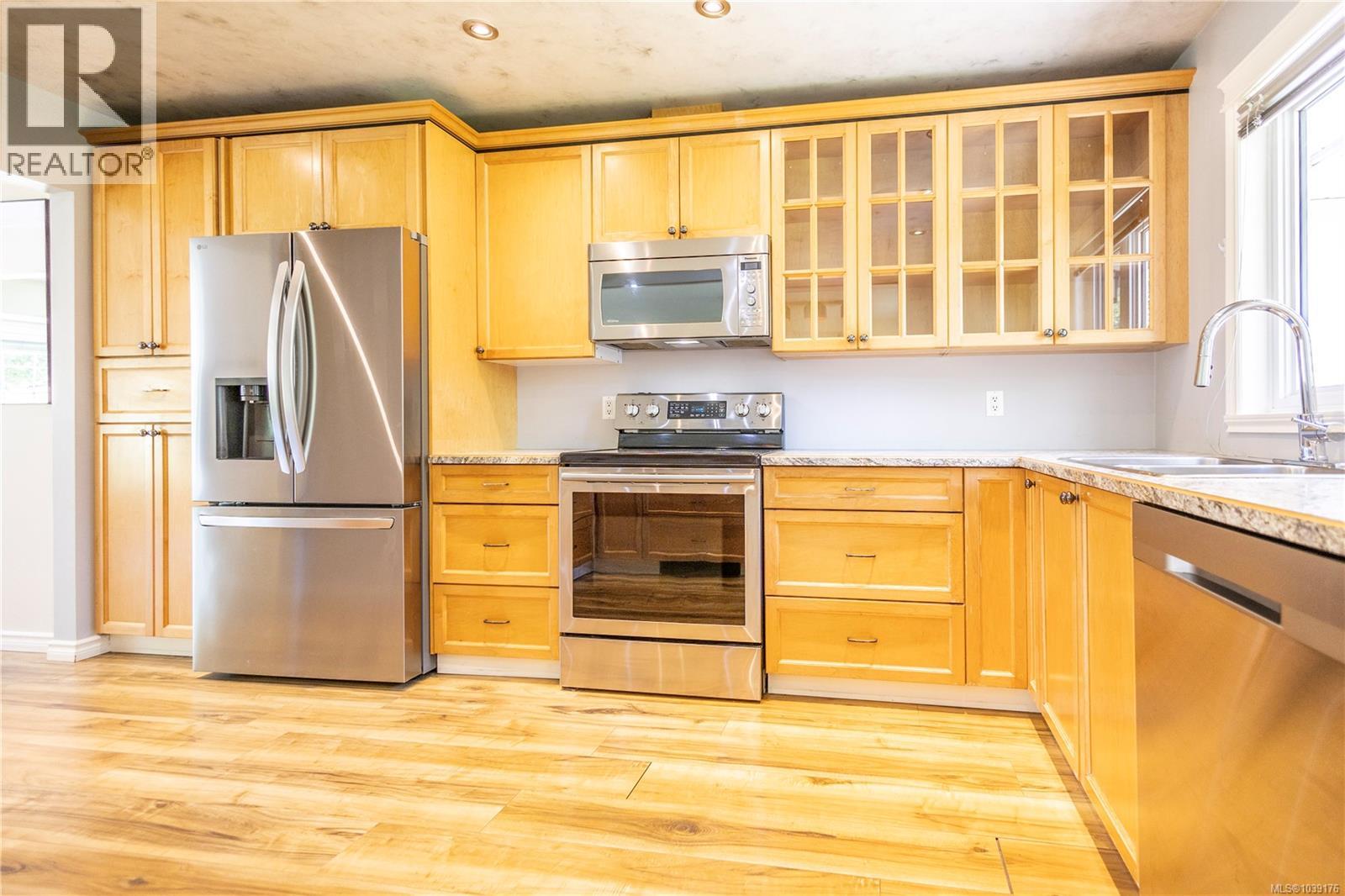  2638 Ernhill Drive, Langford
