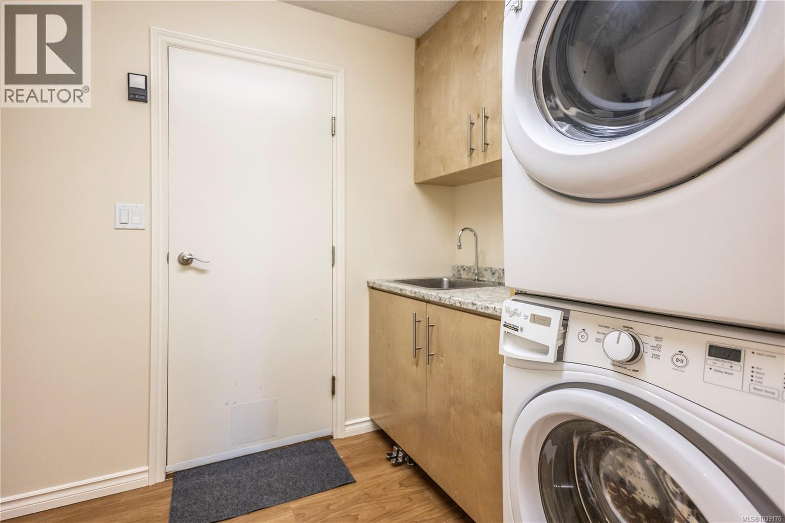  2638 Ernhill Drive, Langford
