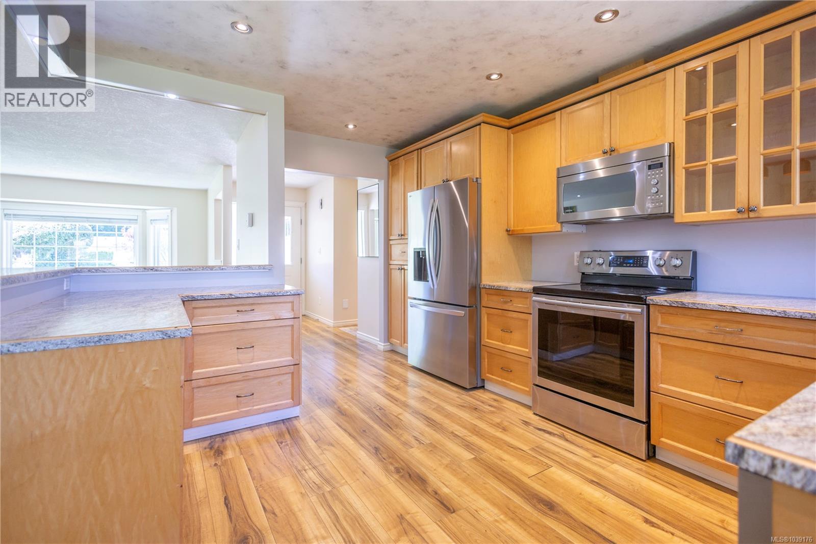  2638 Ernhill Drive, Langford
