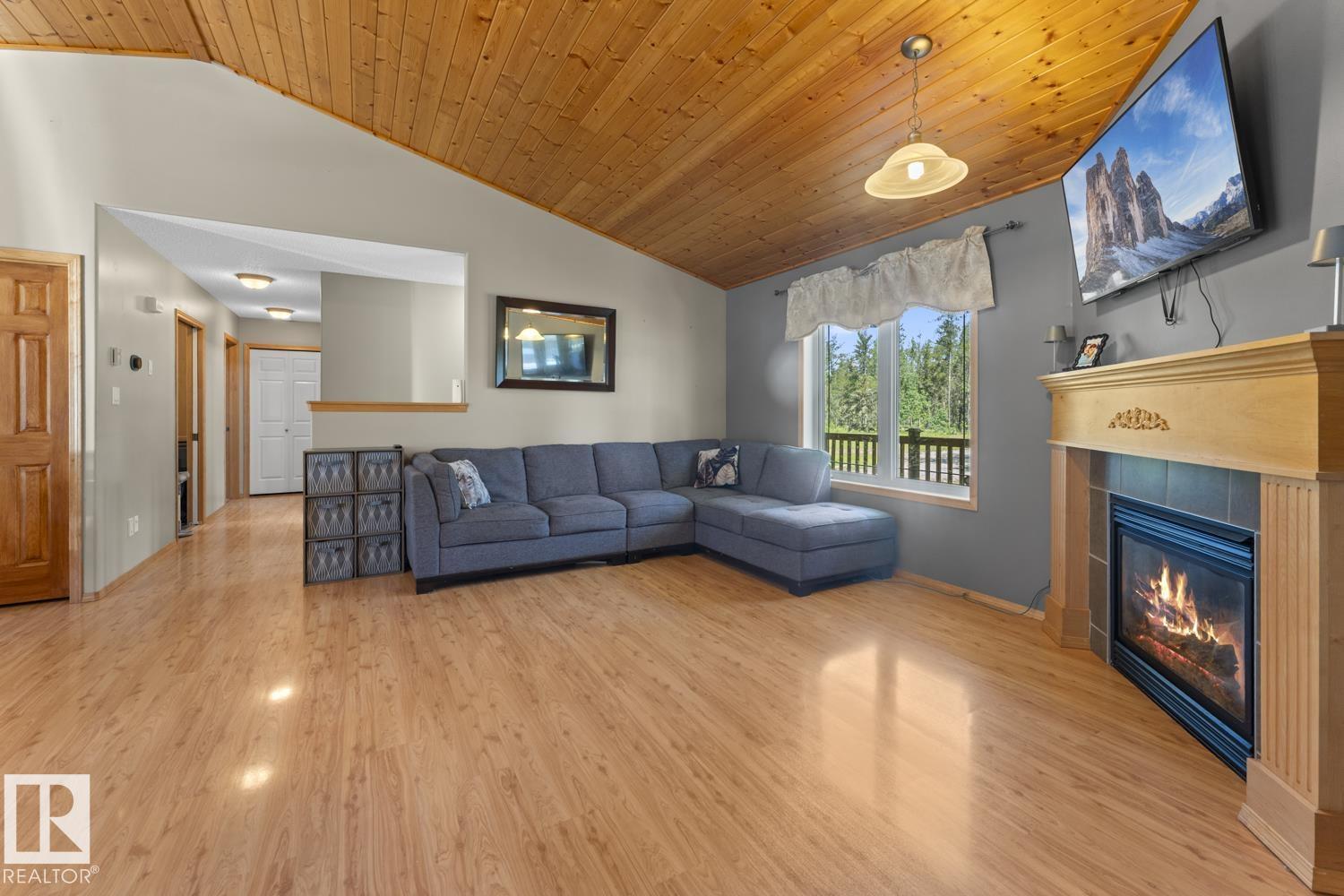 15 63319 Rge Rd 435 - 8