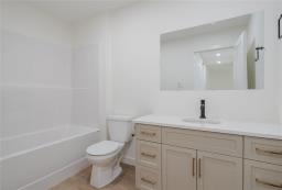 73 Wild Plum Lane, Steinbach, MB R5G1M5 Photo 20