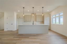 73 Wild Plum Lane, Steinbach, MB R5G1M5 Photo 10