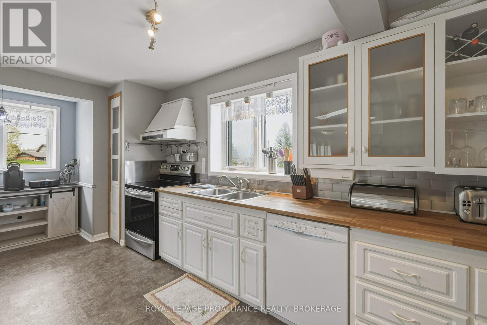 706 SPITHEAD ROAD - 10