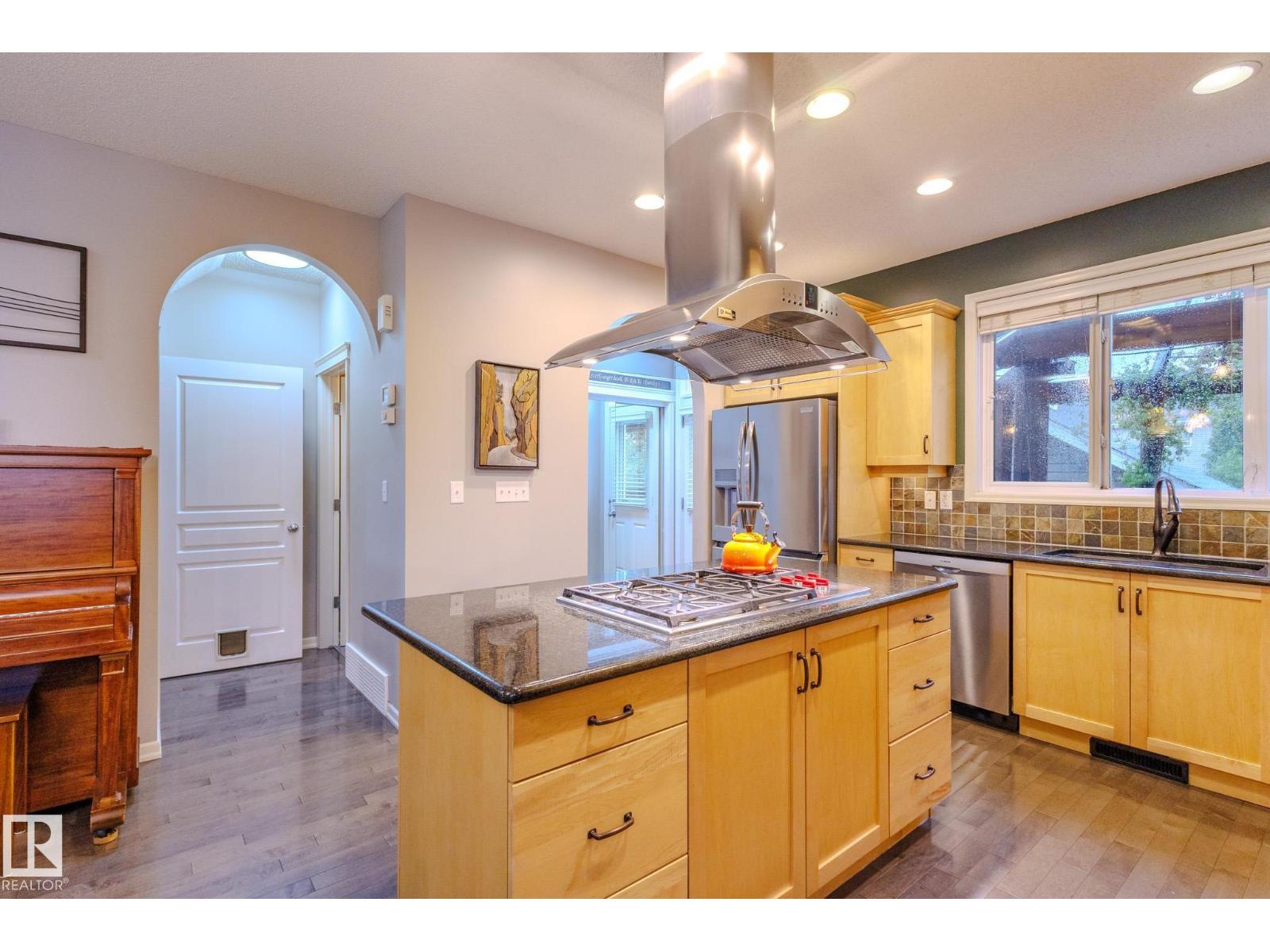7207 14A AV SW — photo 10