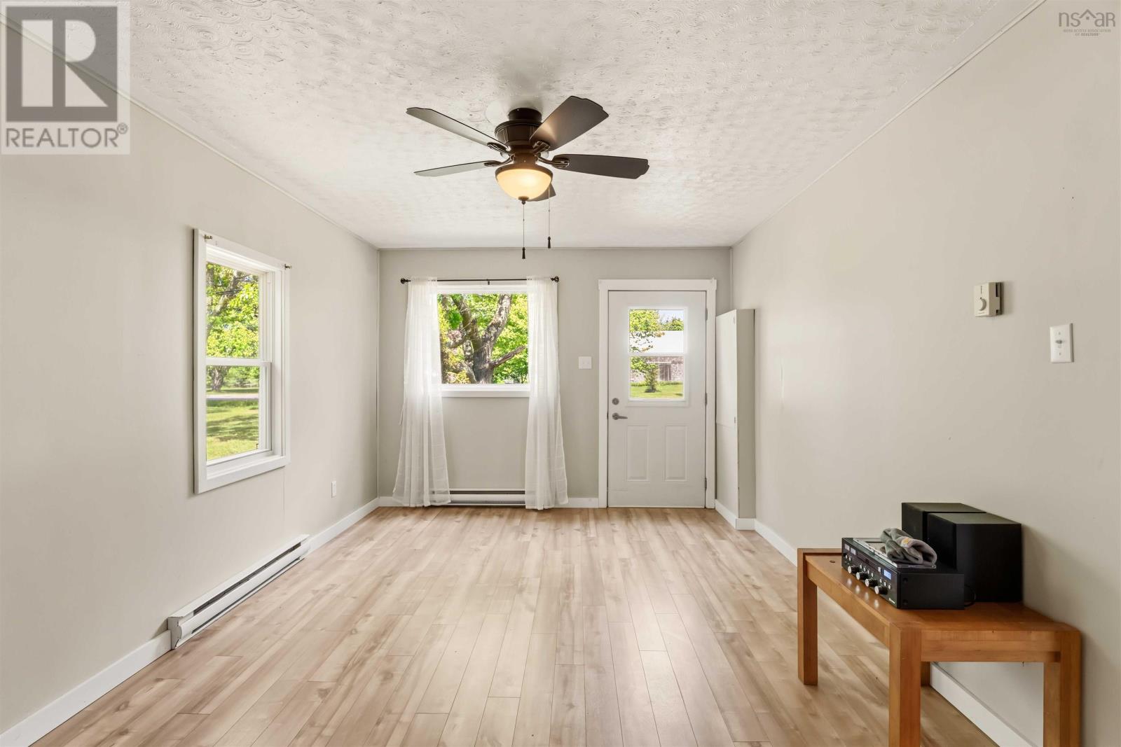 14284 Highway 1 - 10