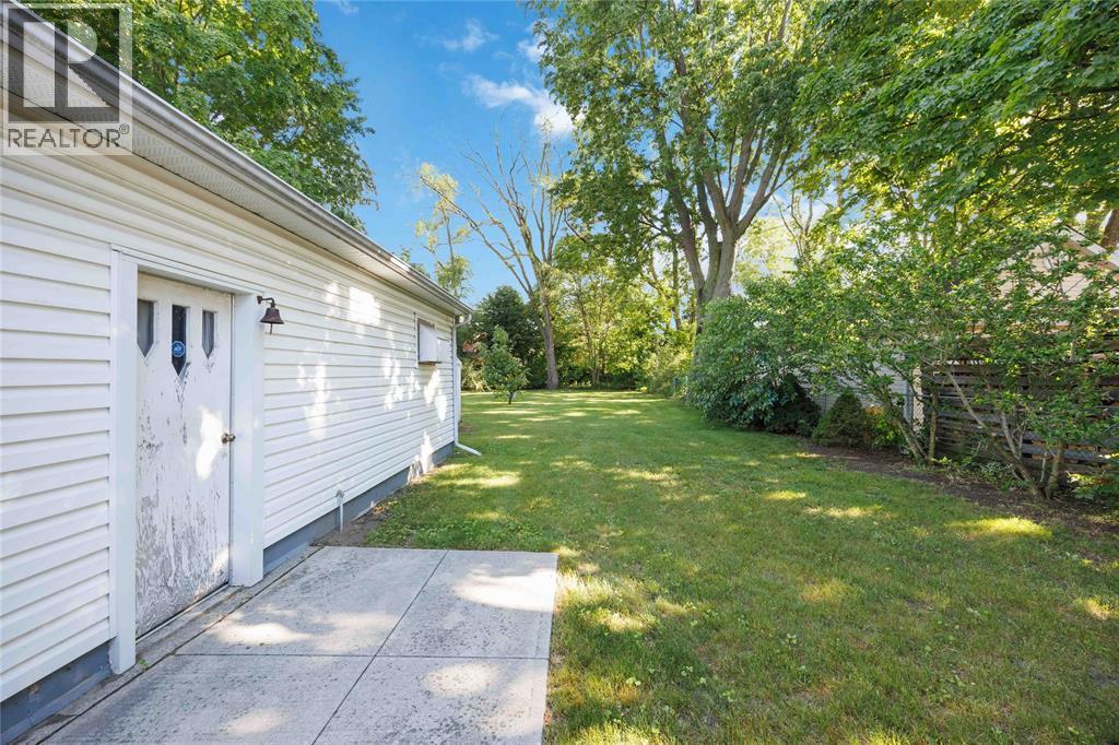 1094 WILLA DRIVE - 35