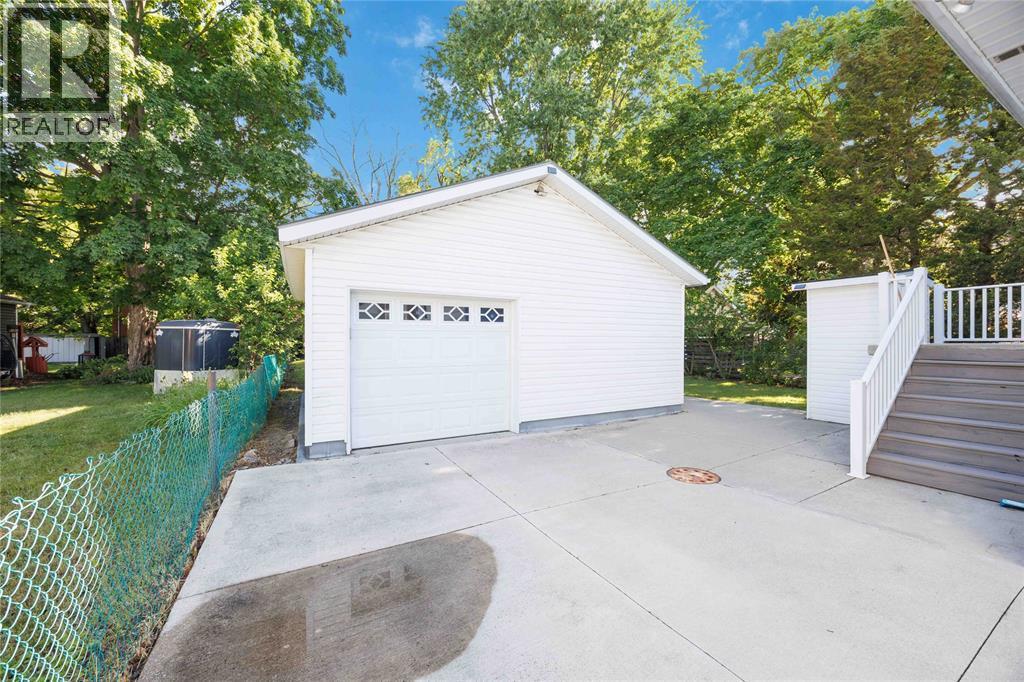 1094 WILLA DRIVE - 34