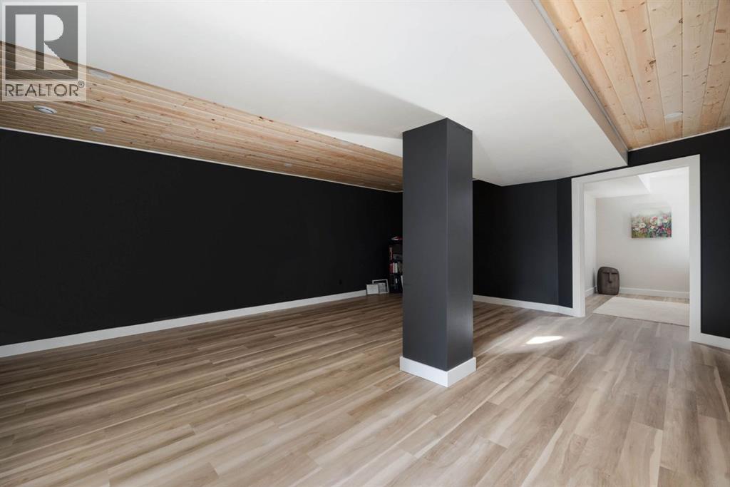 28 Alberta Drive — photo 23
