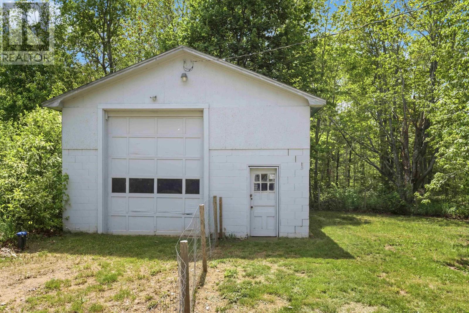 14284 Highway 1 - 24