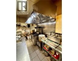 1540 Cedar Hill Cross Rd, Saanich, BC V8T1N3 Photo 11