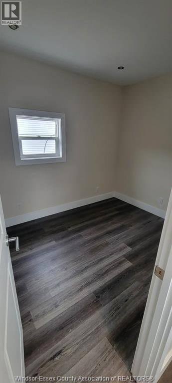 22 ROBIN CRESCENT - 3