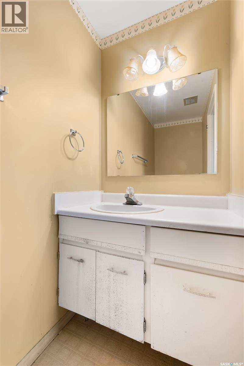 #304 4615 Rae STREET - 10