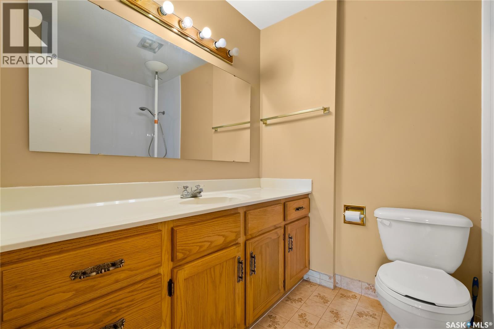 #304 4615 Rae STREET - 13