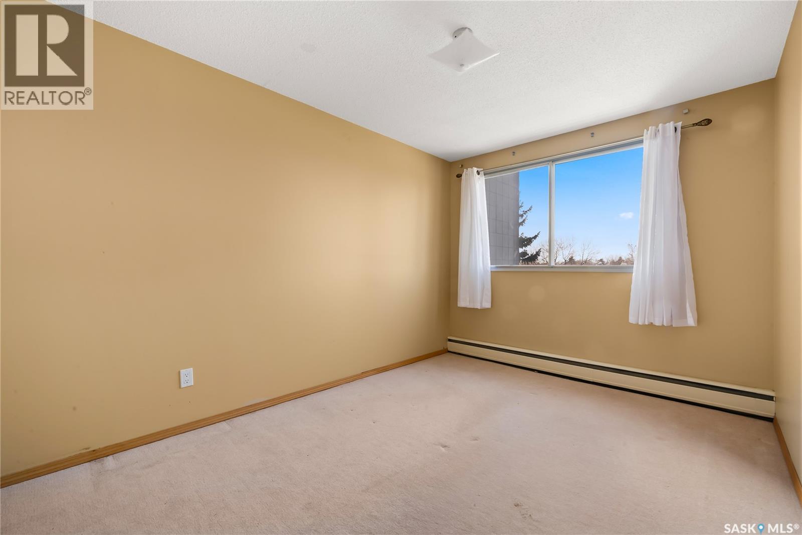 #304 4615 Rae STREET - 17