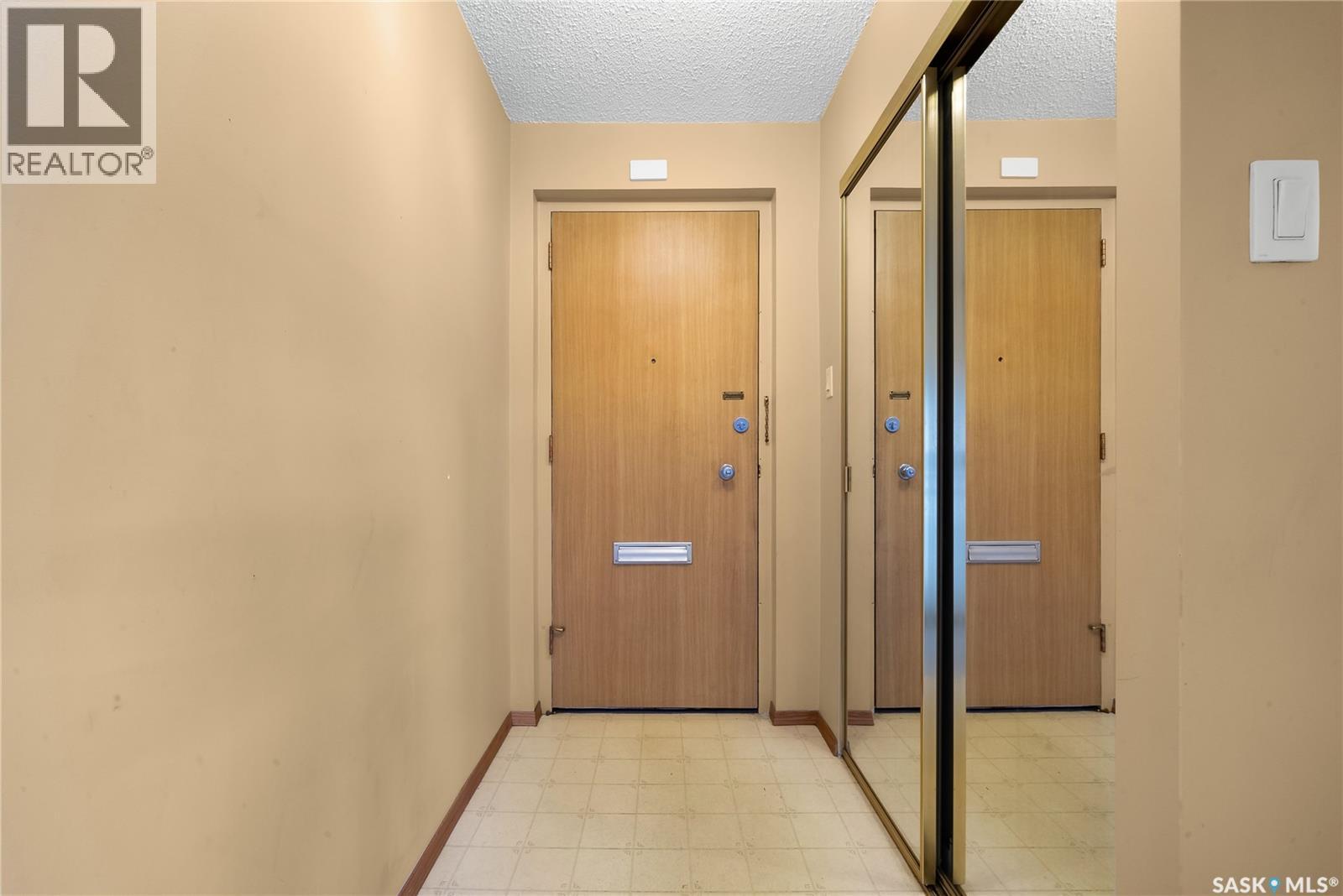 #304 4615 Rae STREET - 4