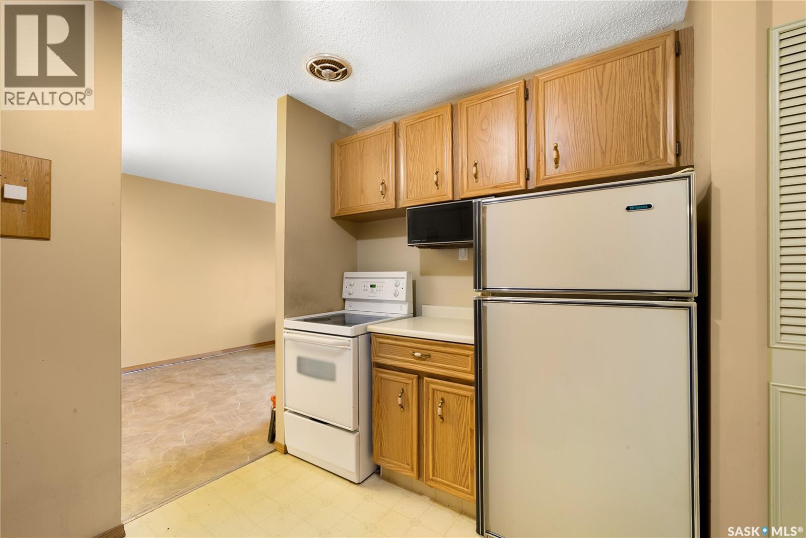 #304 4615 Rae STREET - 6