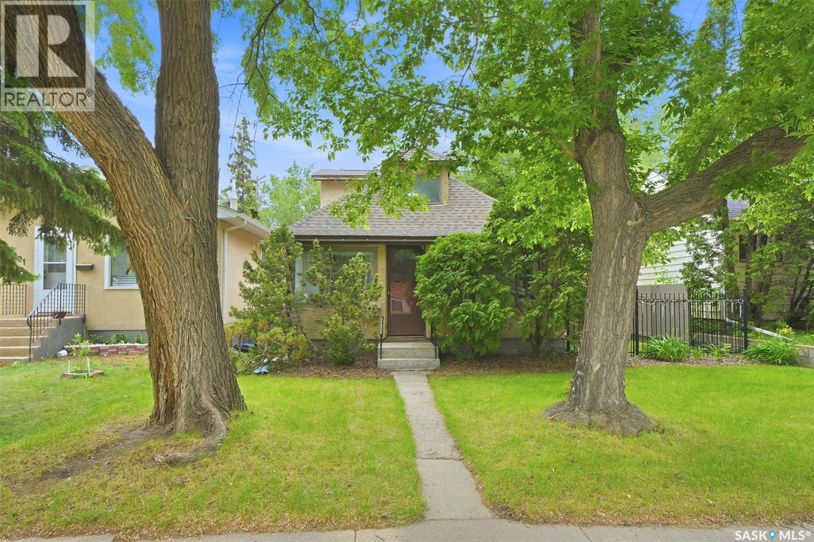 1003 6TH STREET E - 1