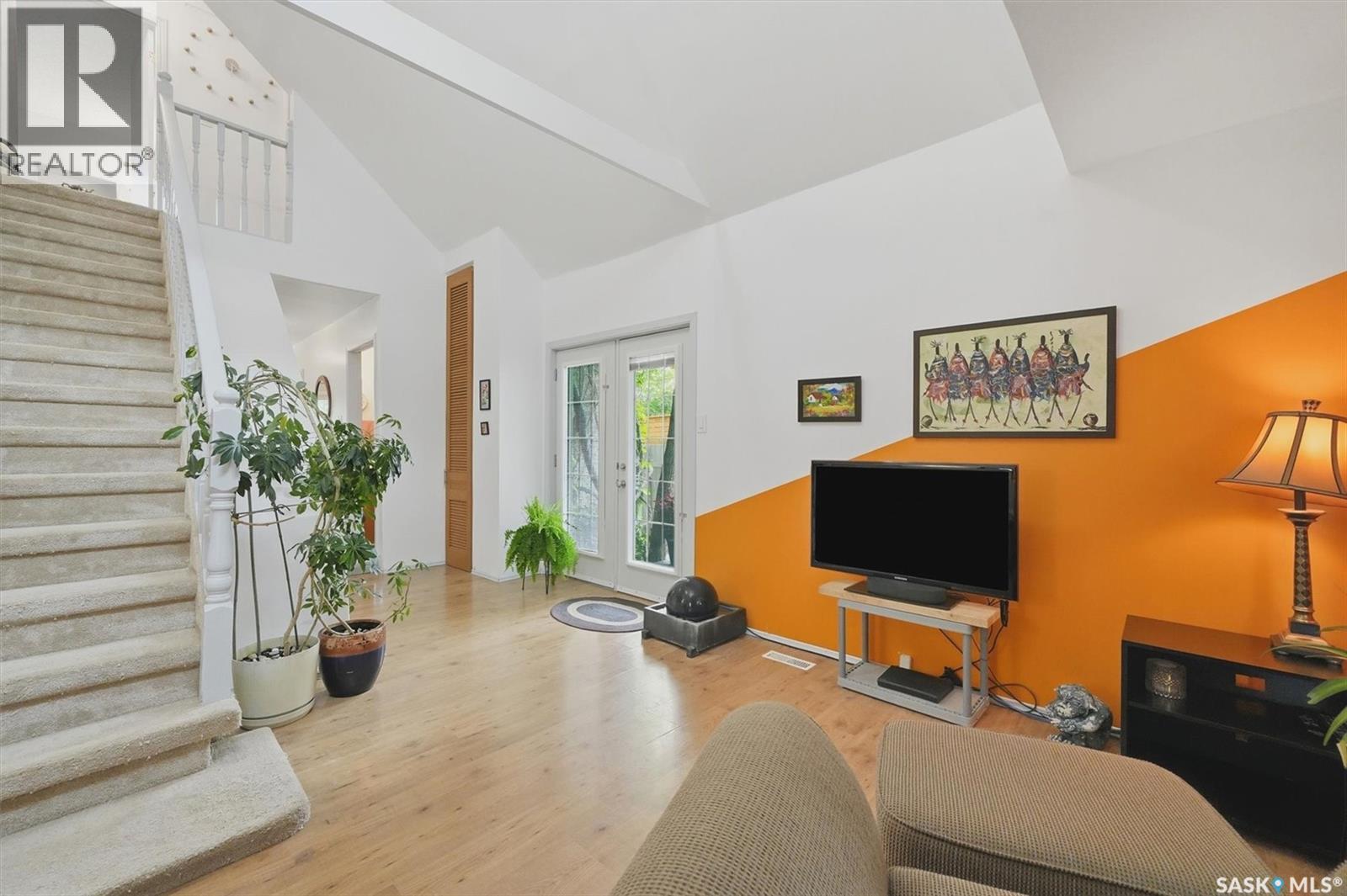 1003 6TH STREET E - 12
