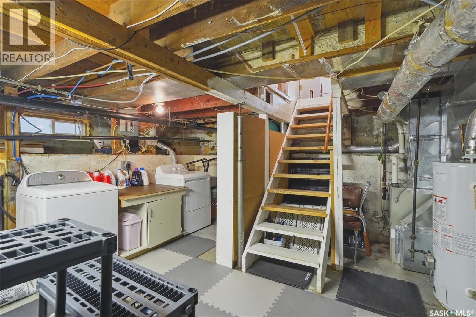 1003 6TH STREET E - 34