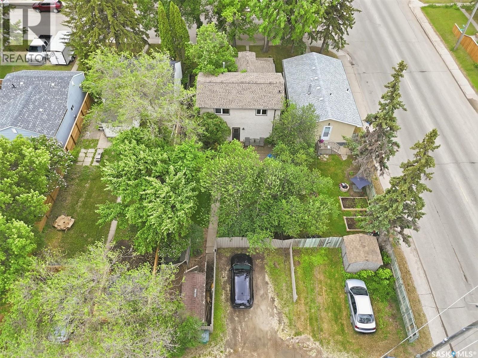 1003 6TH STREET E - 40