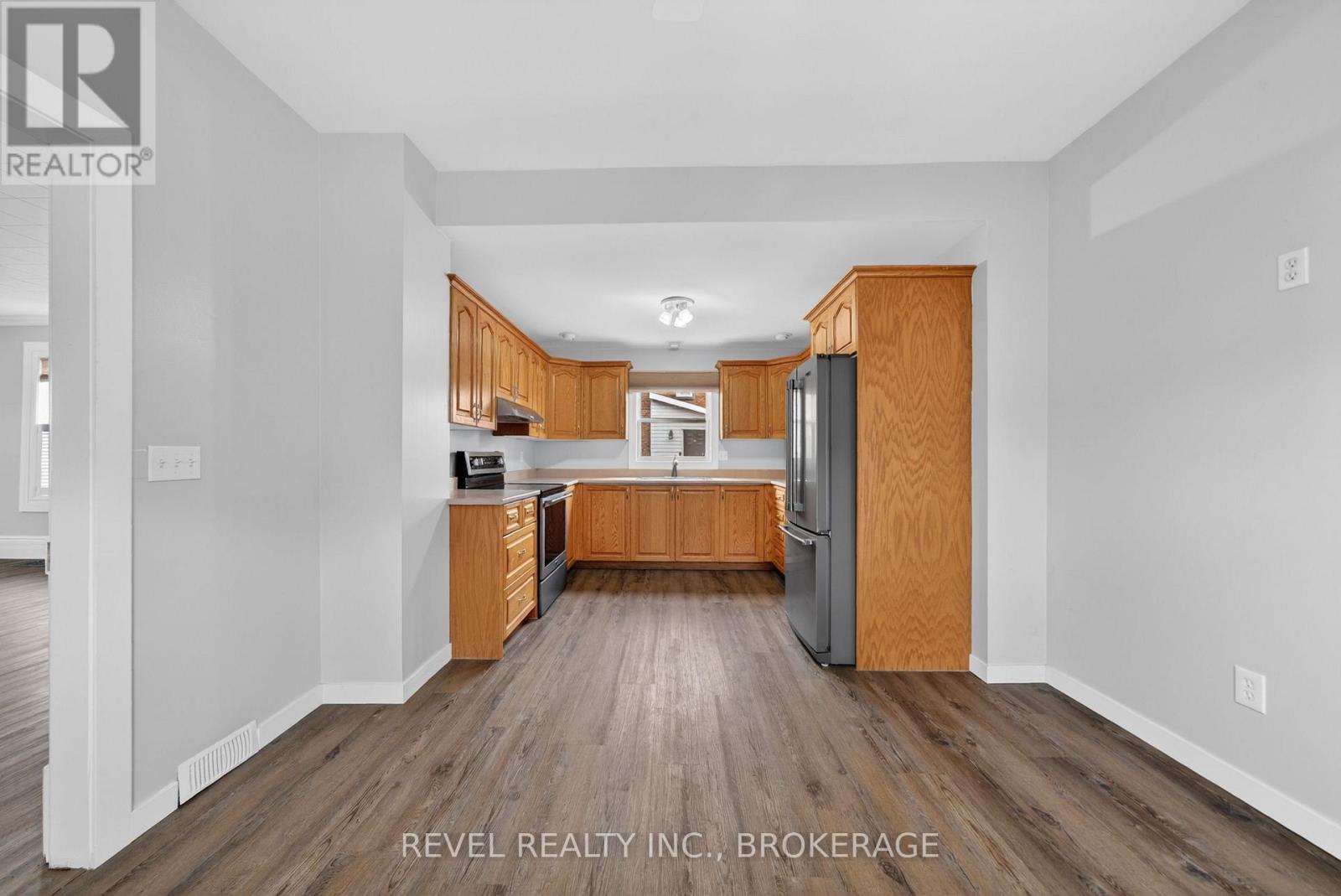 38 BENNETT STREET - 14