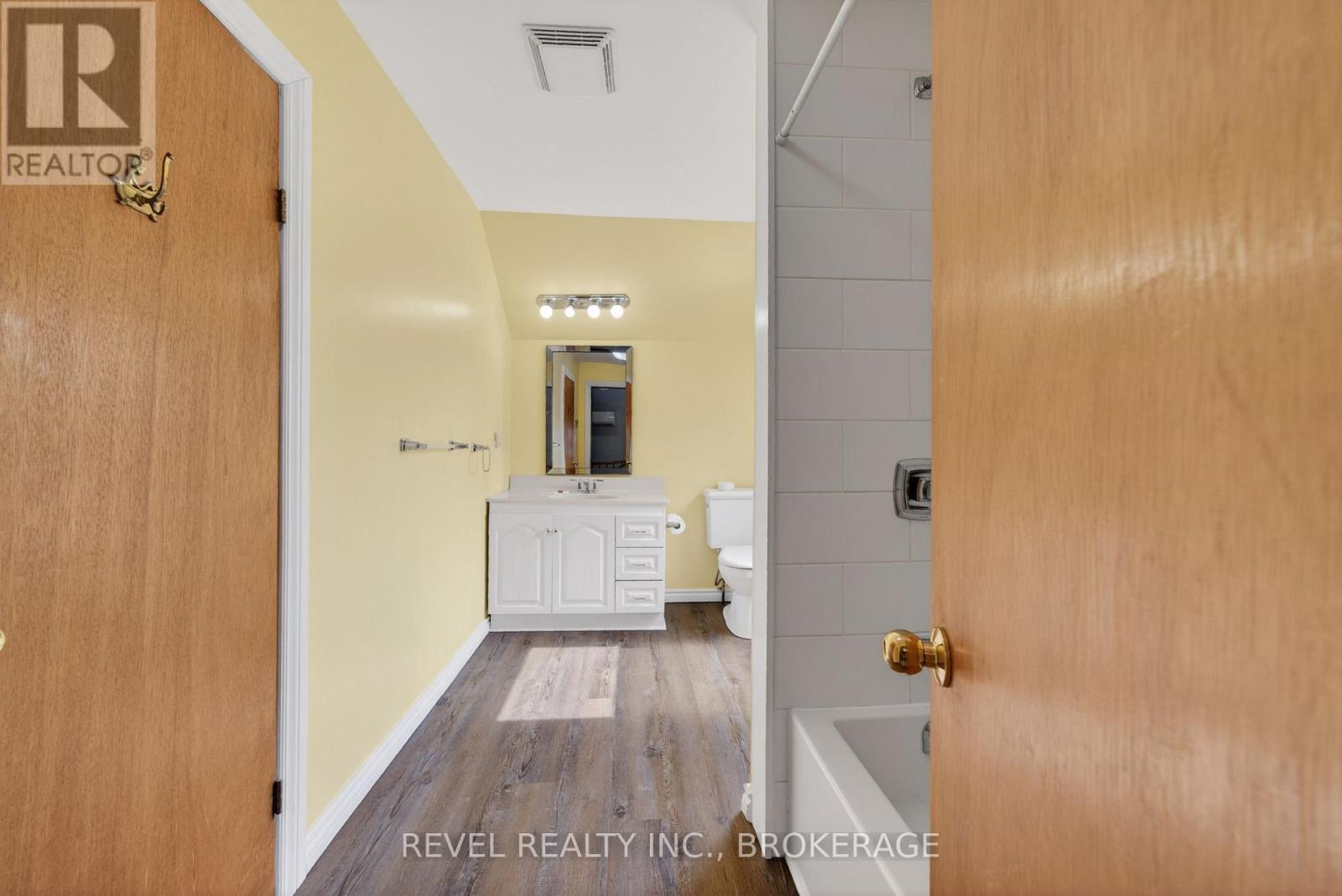 38 BENNETT STREET - 23