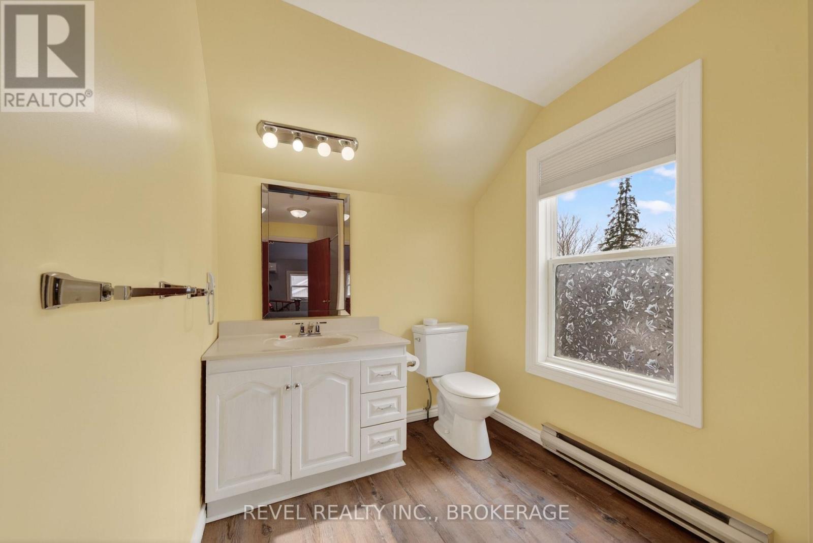 38 BENNETT STREET - 24