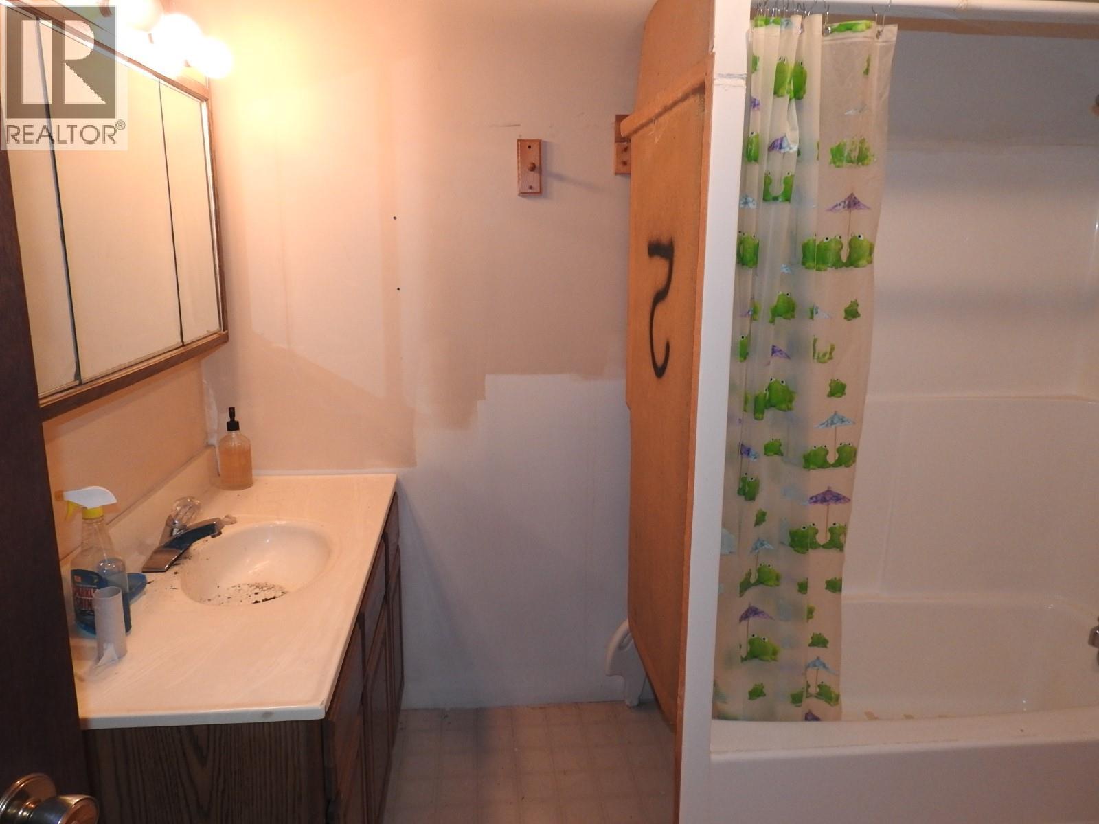 4596 Back Enderby Road - 16