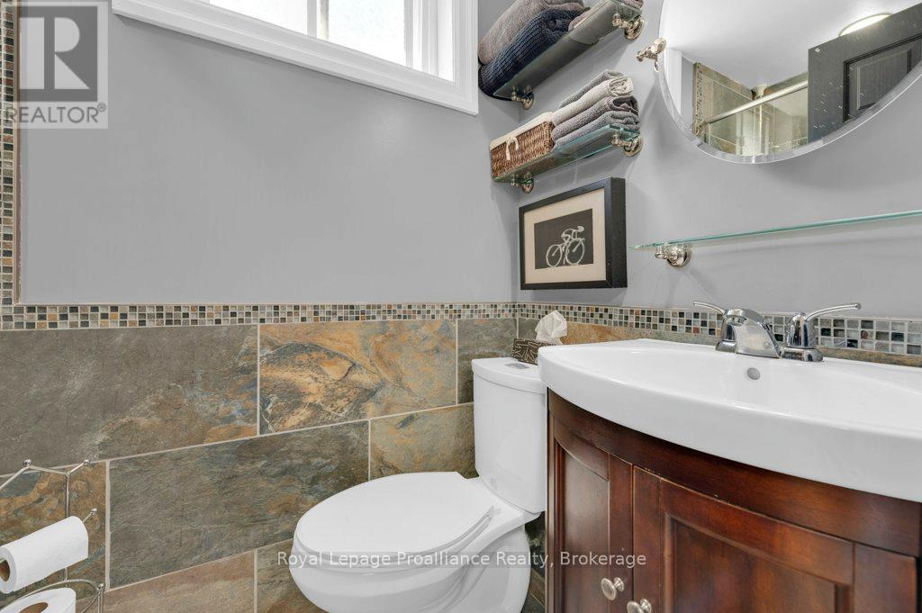 651 FRONT STREET - 32
