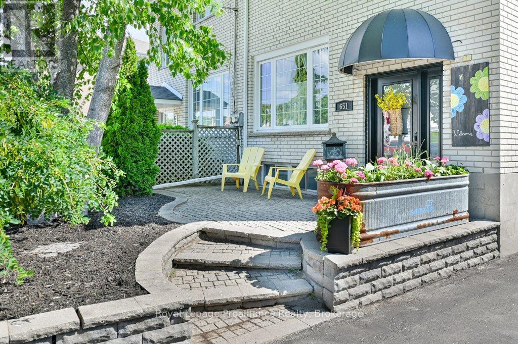 651 FRONT STREET - 6