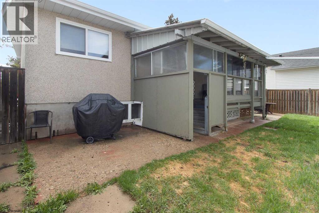 1622 Strathcona Street - 29
