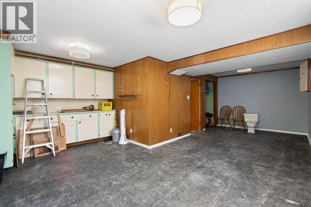 1622 Strathcona Street - 20