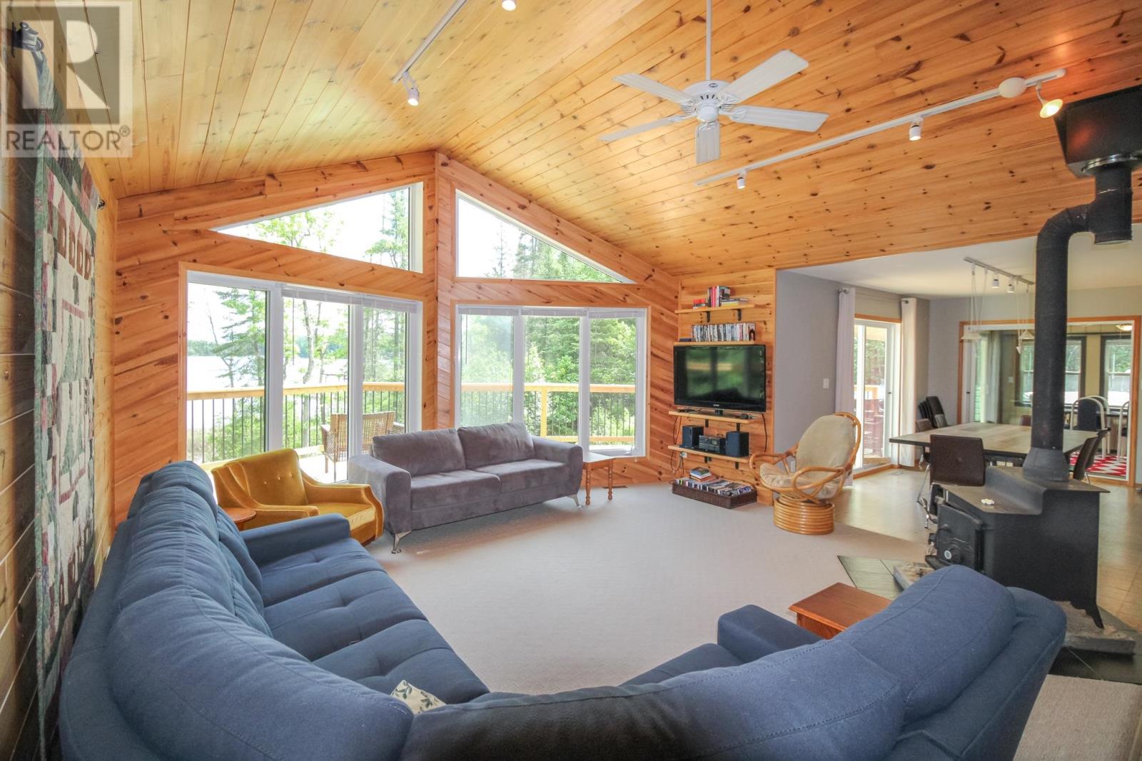 36 Poplar Bay RD - 12