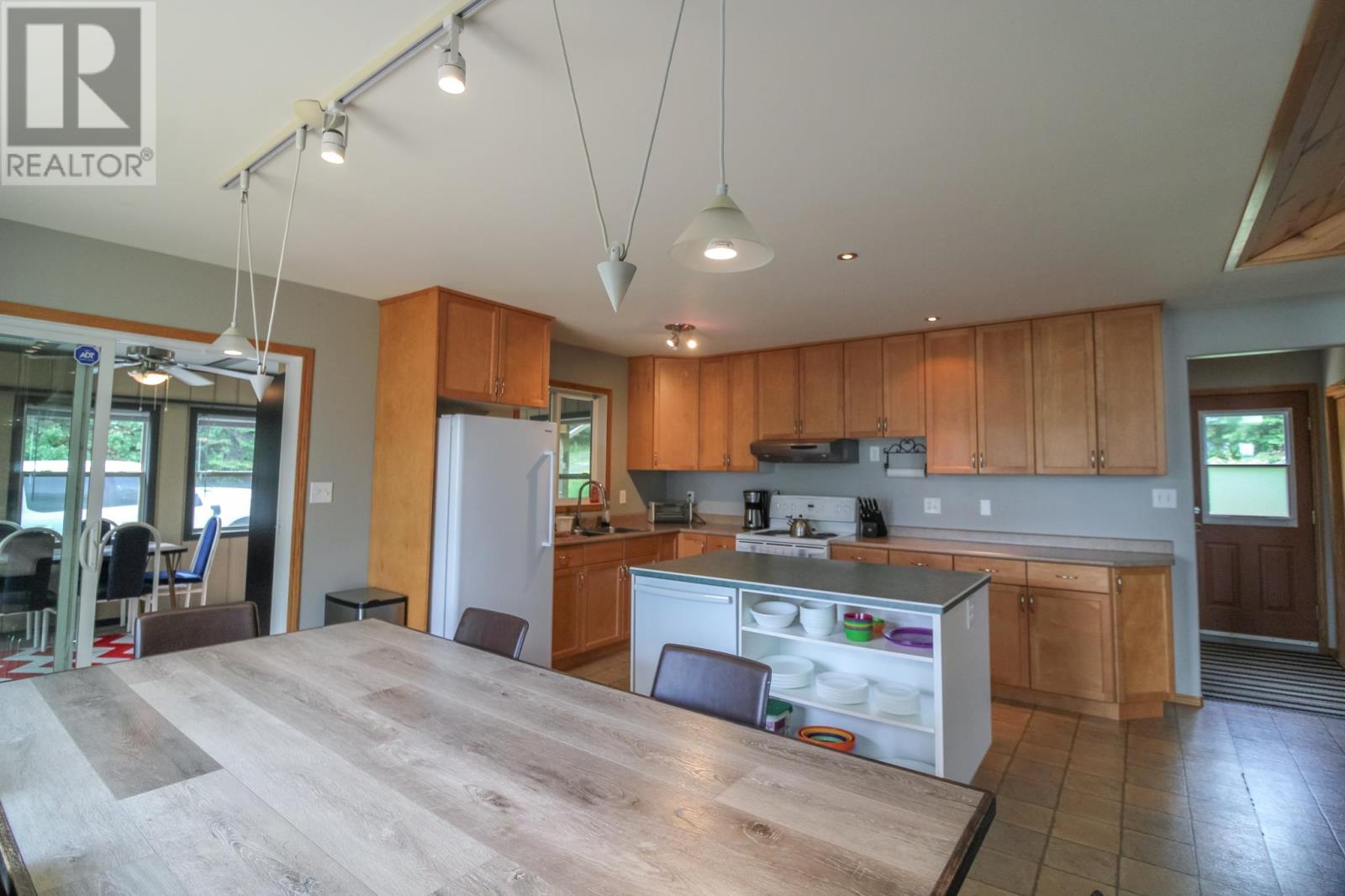 36 Poplar Bay RD - 14