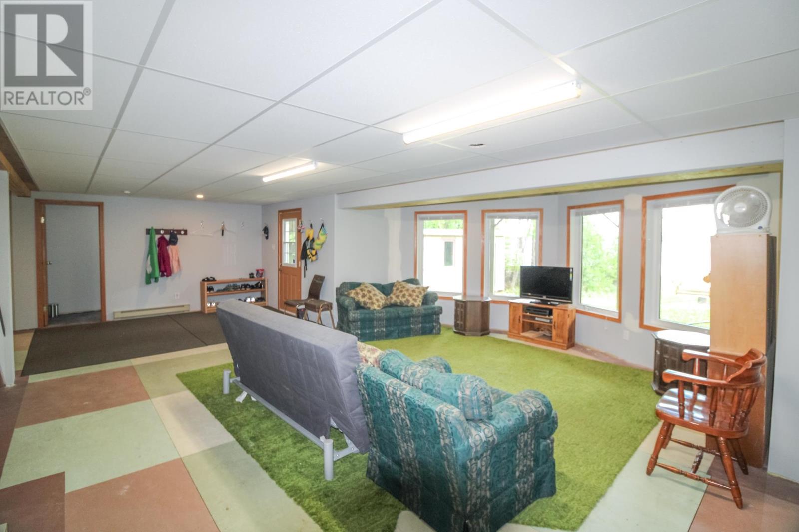 36 Poplar Bay RD - 29