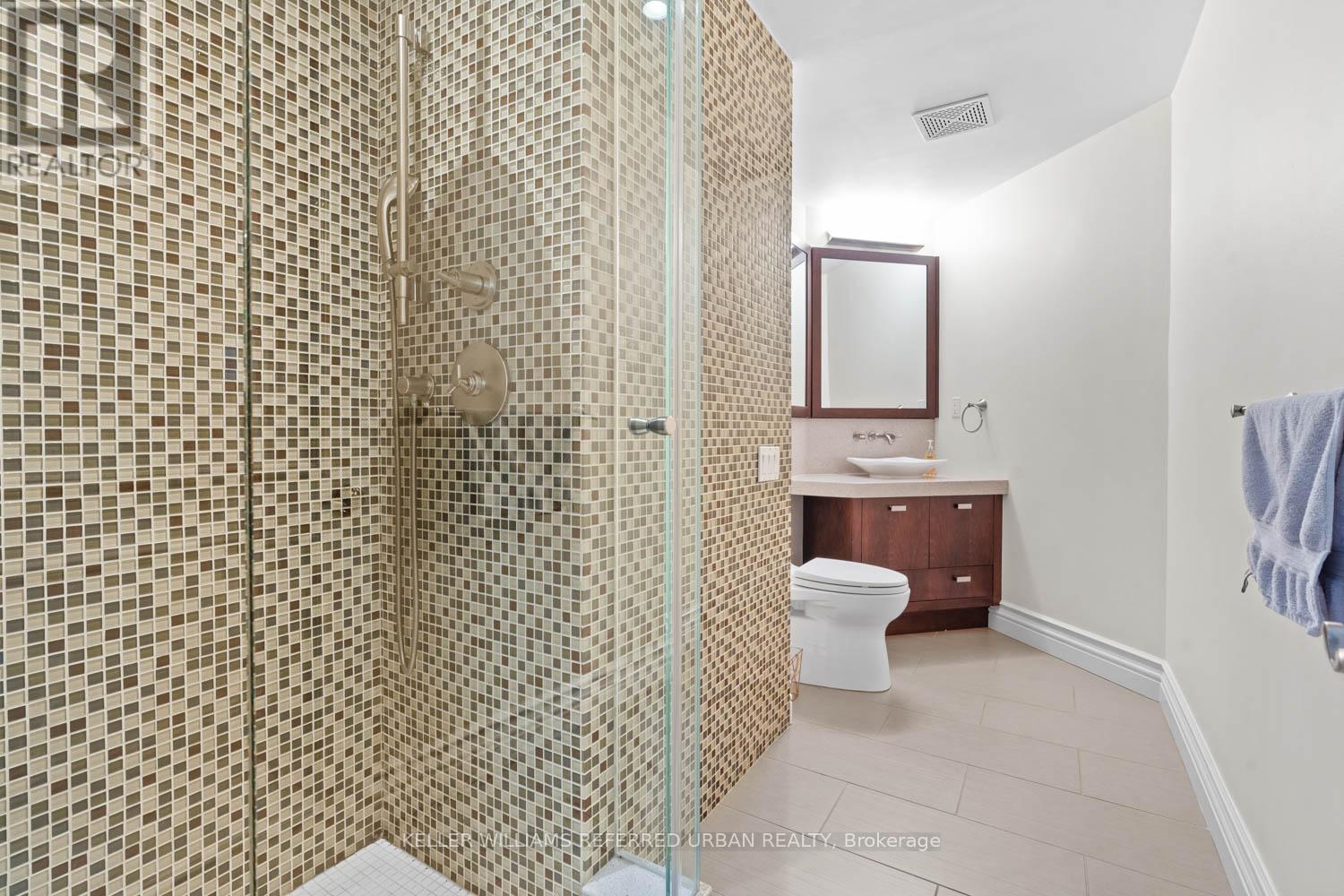 #1802 38 AVENUE ROAD - 23