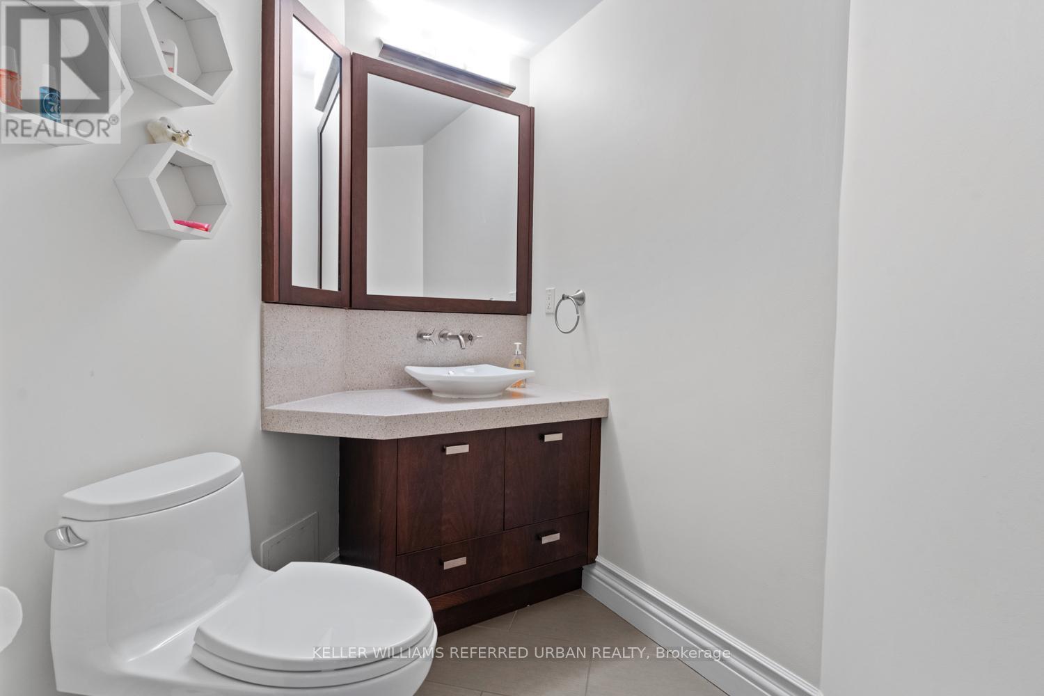#1802 38 AVENUE ROAD - 24