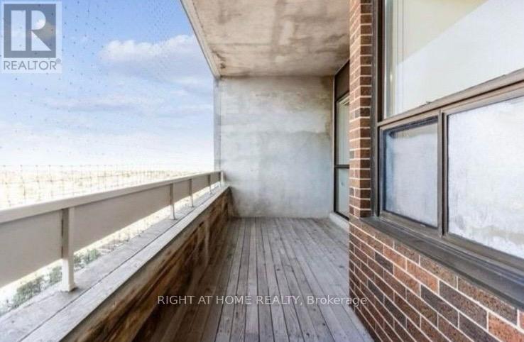 #1912 25 KENSINGTON ROAD - 15