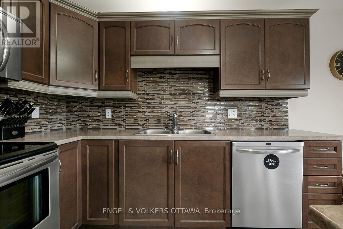 #202 38 CHARLES STREET - 20
