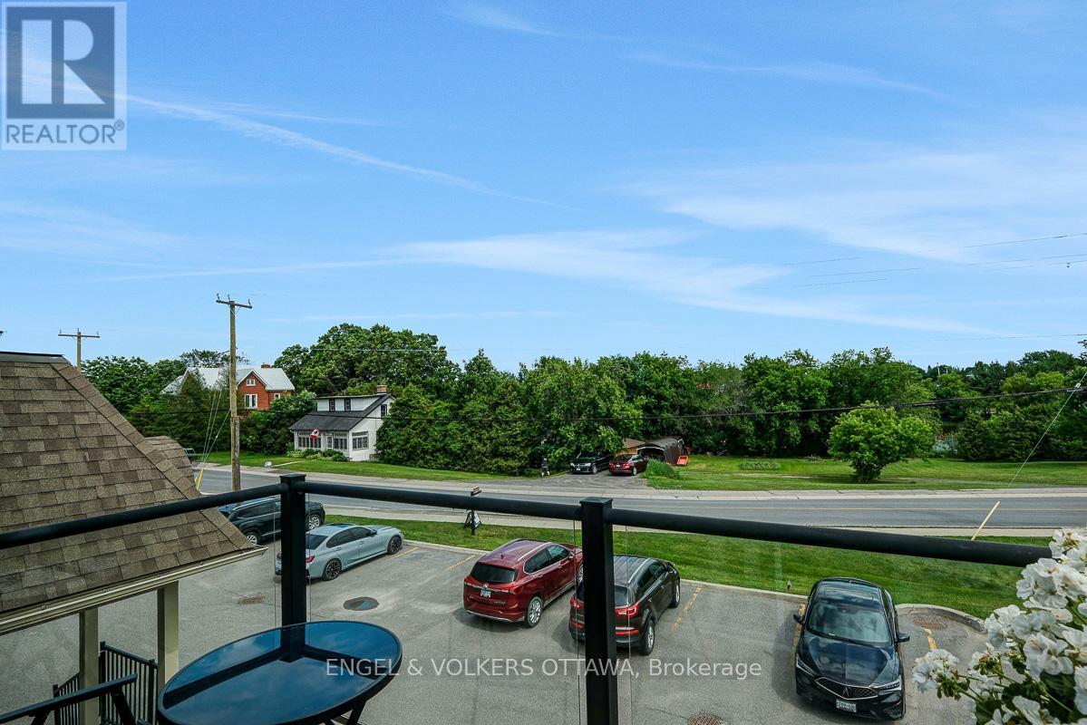 #202 38 CHARLES STREET - 23