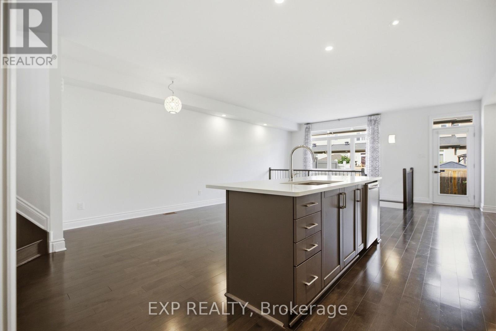 3 Bed, 3 Bath House for Sale in Ottawa – 704 BRIAN GOOD AVENUE, Ottawa – MLS# X13446322 - Image 16