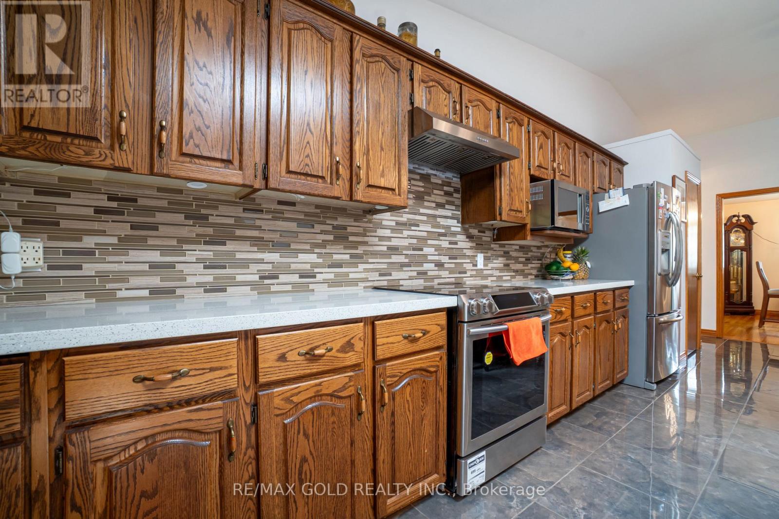 935 WILLOW DRIVE - 12