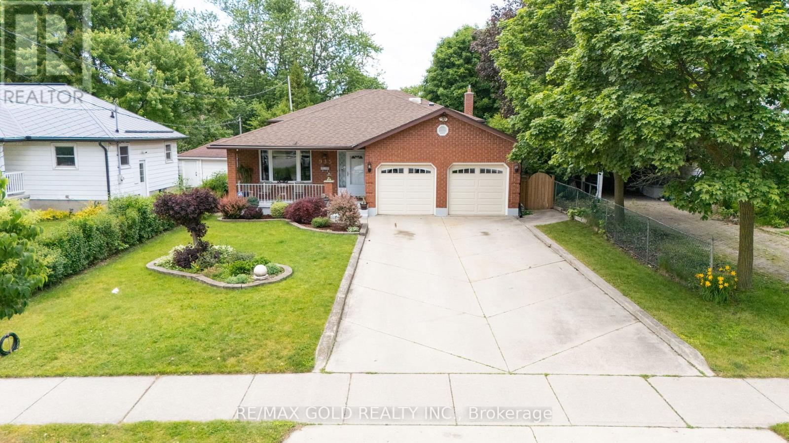 935 WILLOW DRIVE - 1